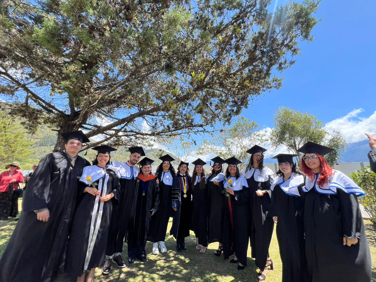 La Universidad de Los Andes celebra la graduación de la primera cohorte ...